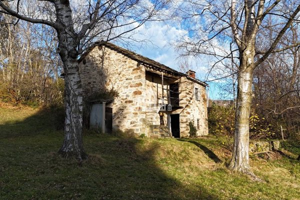 casa indipendente in vendita ad Andrate