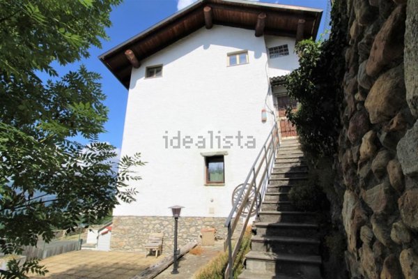 casa indipendente in vendita ad Andrate