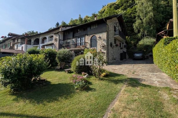 casa indipendente in vendita ad Andrate