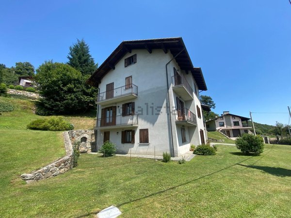 casa indipendente in vendita ad Andrate