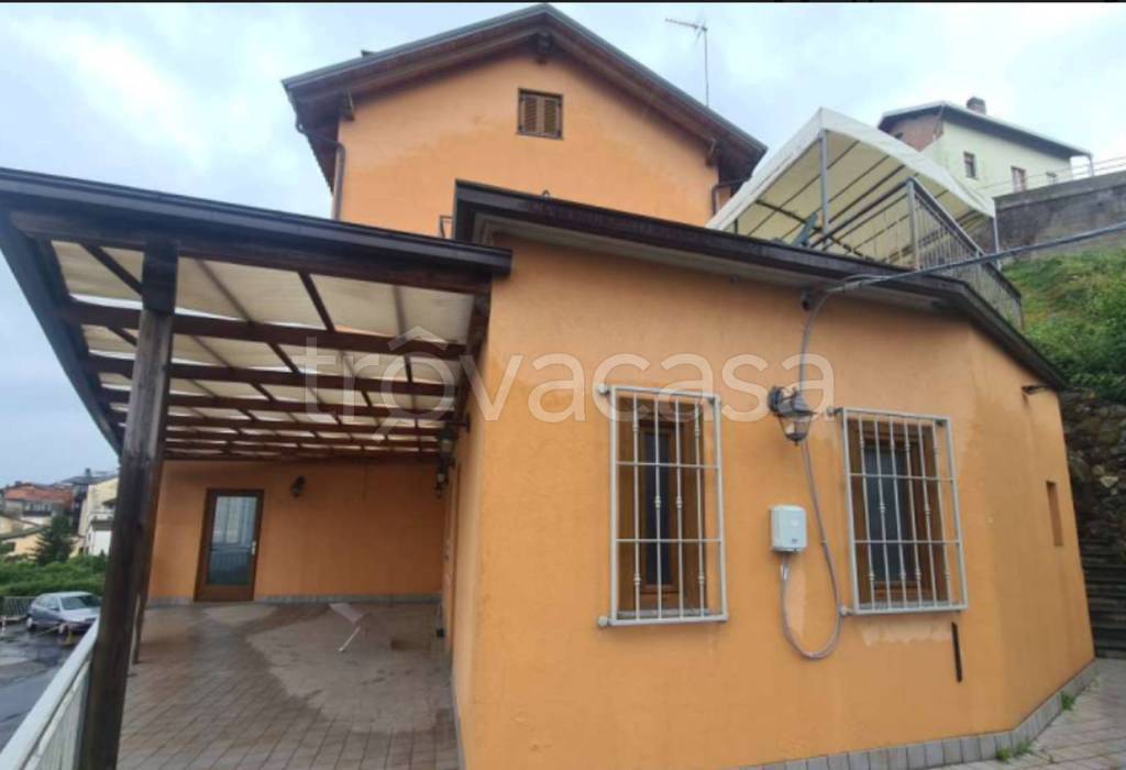 negozio in vendita ad Andrate