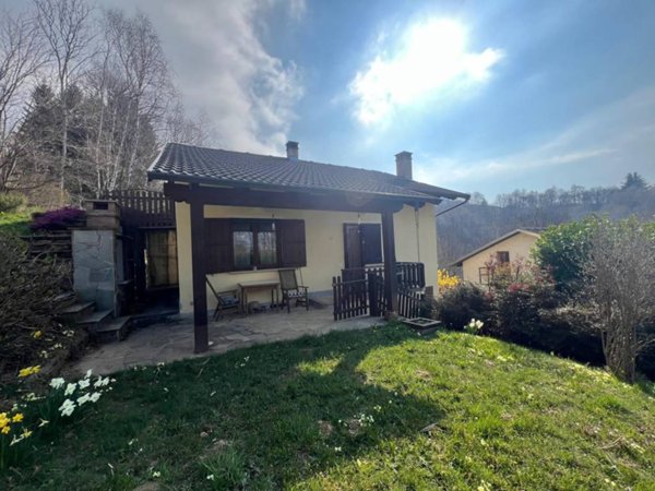 casa indipendente in vendita ad Andrate