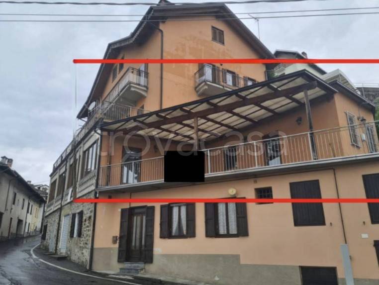 negozio in vendita ad Andrate