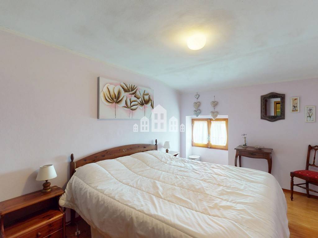 casa indipendente in vendita ad Andrate