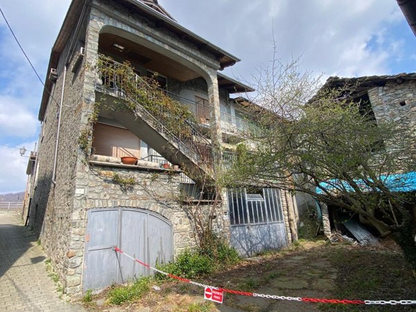 appartamento in vendita ad Andrate