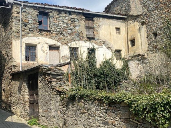 casa indipendente in vendita ad Andrate