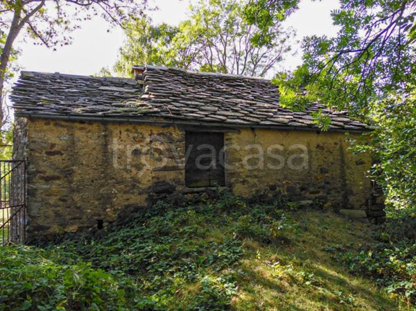 casa indipendente in vendita ad Andrate