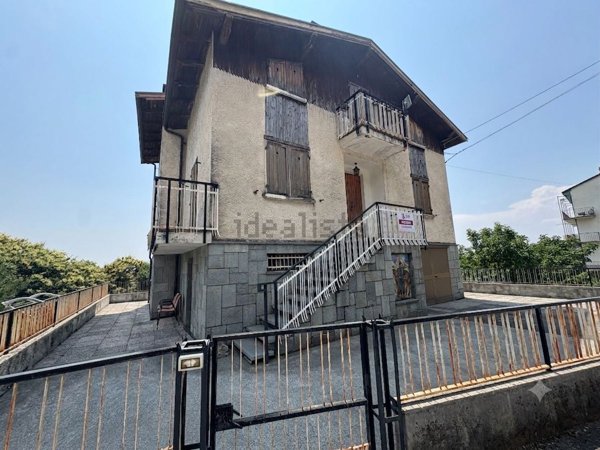 casa indipendente in vendita ad Andrate