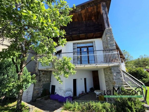casa indipendente in vendita ad Andrate