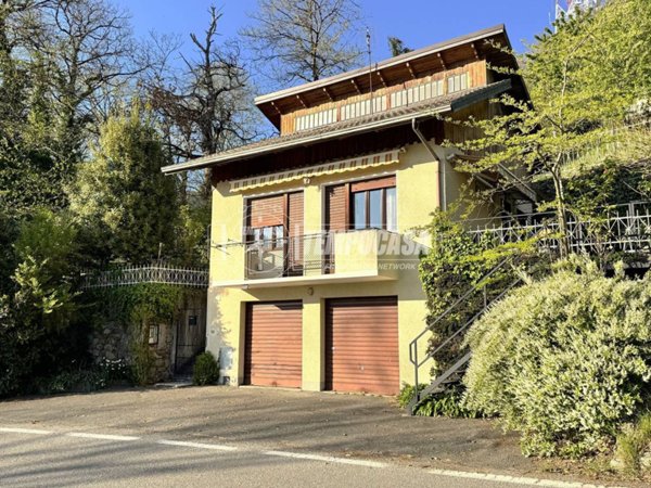 casa indipendente in vendita ad Andrate