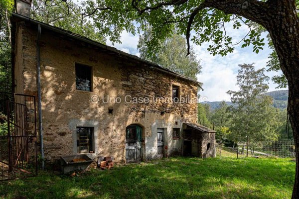 casa indipendente in vendita ad Andrate