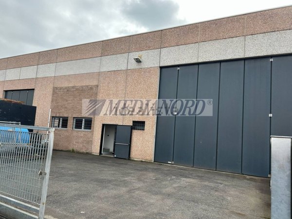 capannone in vendita a Pedrengo