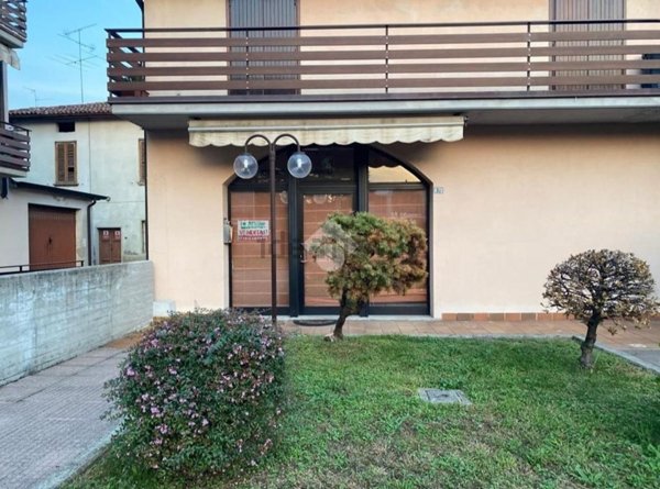 locale commerciale in vendita a Pedrengo