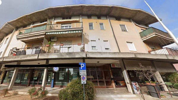 locale commerciale in vendita a Pedrengo