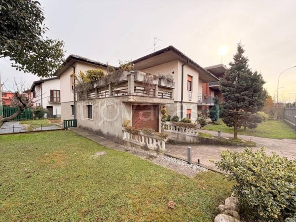 casa indipendente in vendita a Pedrengo
