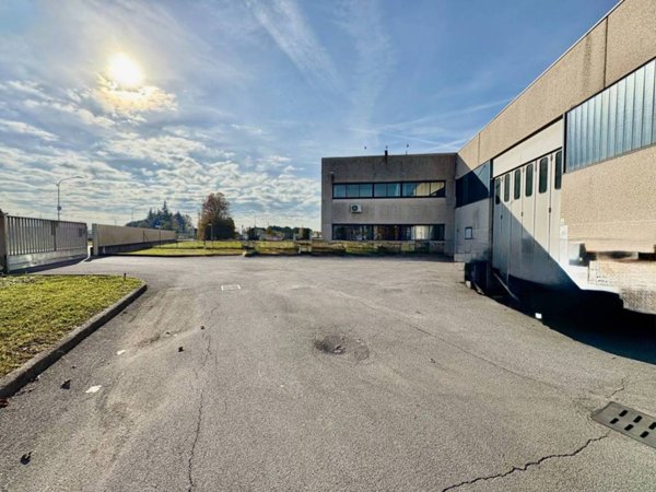 capannone in vendita a Pedrengo