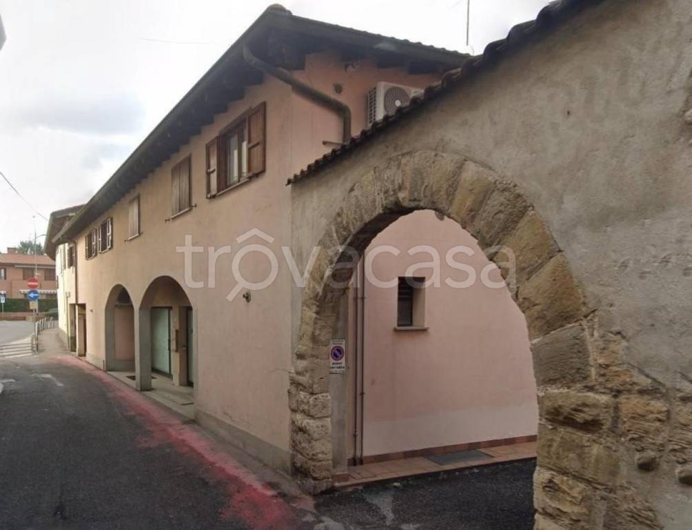 locale commerciale in vendita a Pedrengo