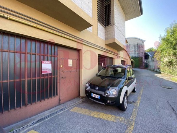 locale commerciale in vendita a Peia