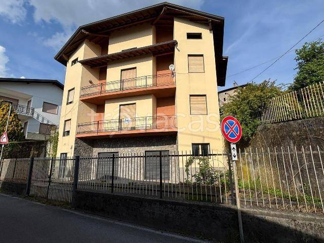 casa indipendente in vendita a Peia