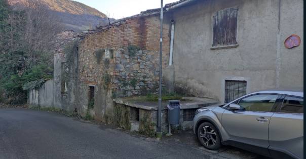 locale di sgombero in vendita a Peia