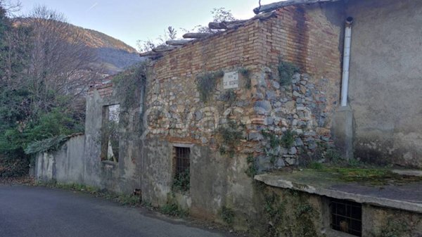 negozio in vendita a Peia