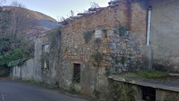 casa indipendente in vendita a Peia