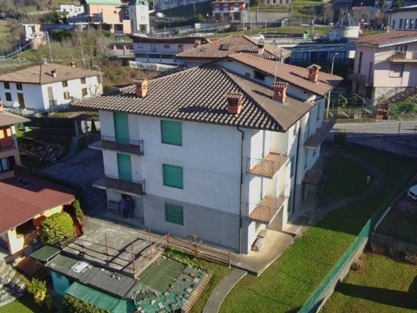 casa indipendente in vendita a Peia