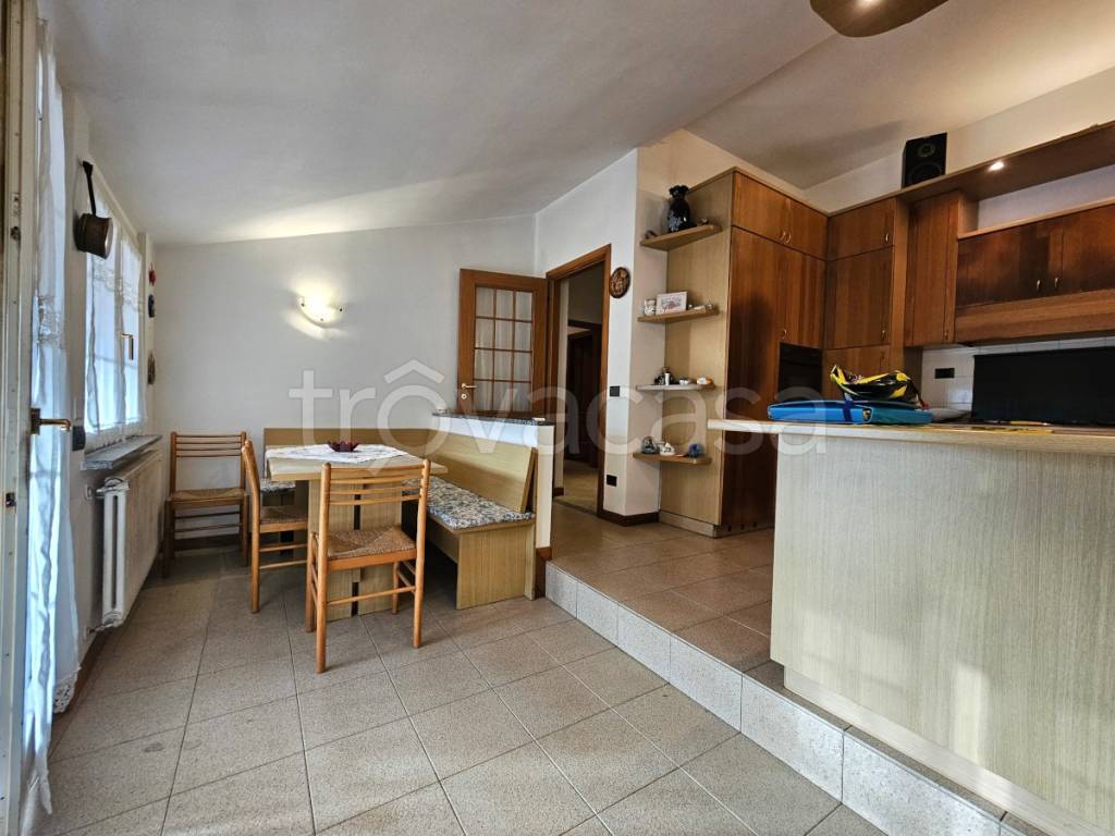 appartamento in vendita a Peia