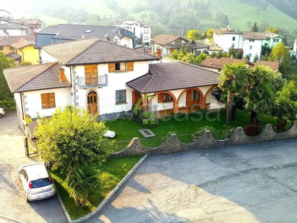 casa indipendente in vendita a Peia