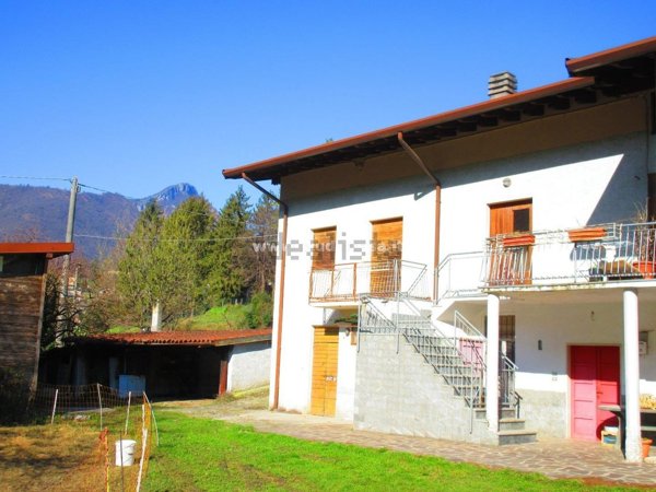 casa indipendente in vendita a Pianico