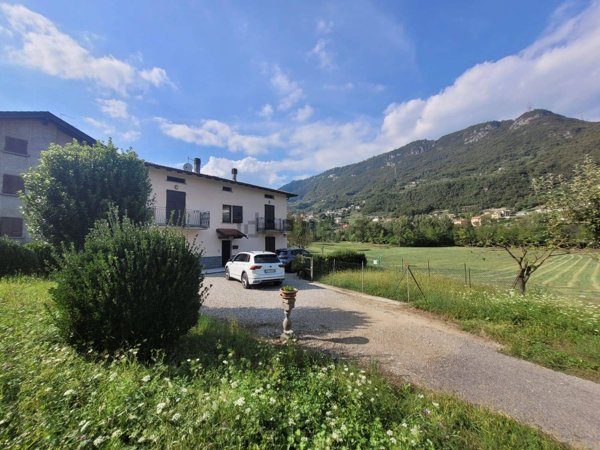 casa indipendente in vendita a Pianico