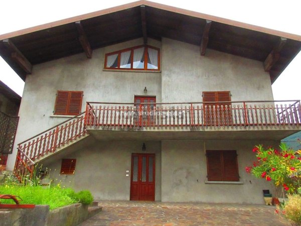 casa indipendente in vendita a Pianico
