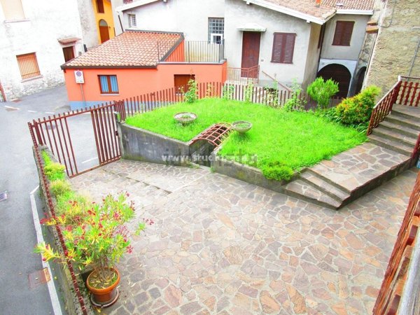 casa indipendente in vendita a Pianico