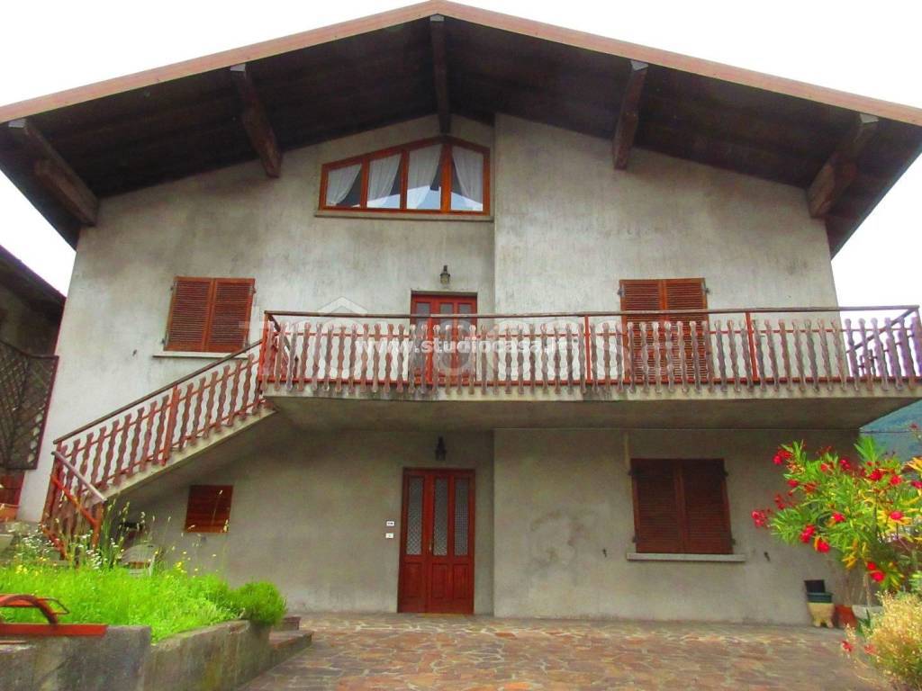 casa indipendente in vendita a Pianico