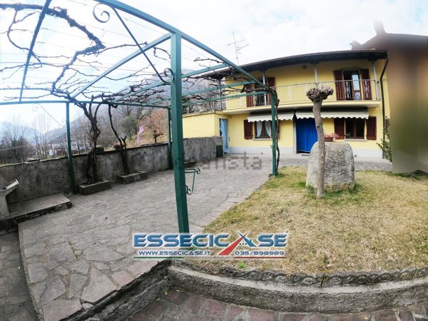 casa indipendente in vendita a Pianico