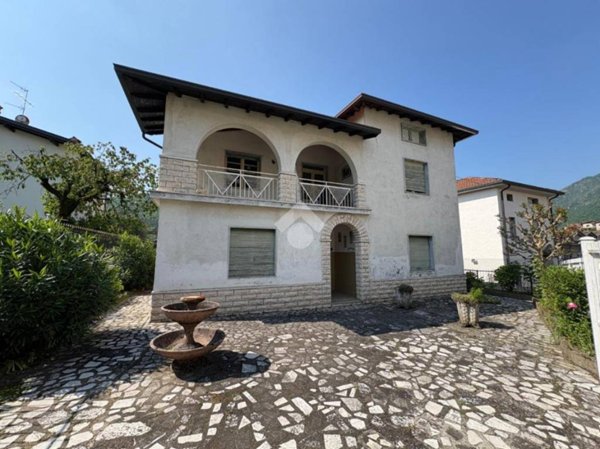 casa indipendente in vendita a Pianico