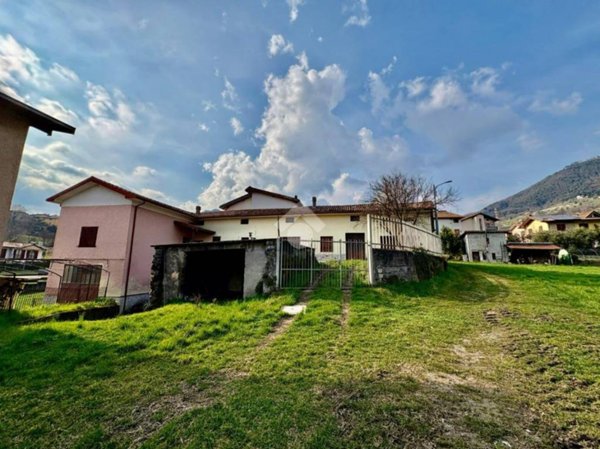 casa indipendente in vendita a Pianico