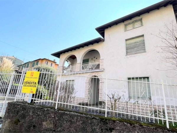 casa indipendente in vendita a Pianico