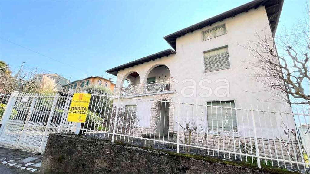 casa indipendente in vendita a Pianico