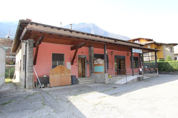 locale commerciale in vendita a Piario