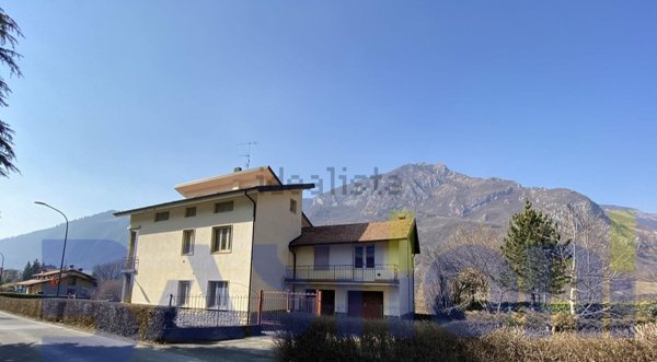 casa indipendente in vendita a Piario