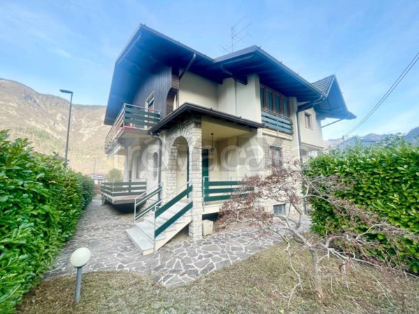 casa indipendente in vendita a Piario