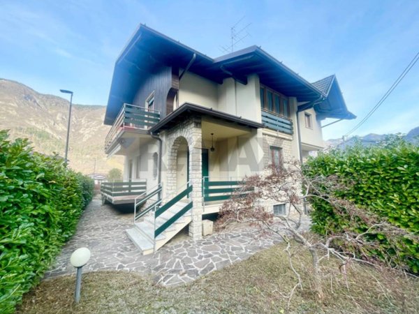 casa indipendente in vendita a Piario