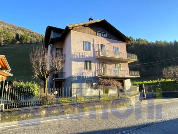 casa indipendente in vendita a Piario