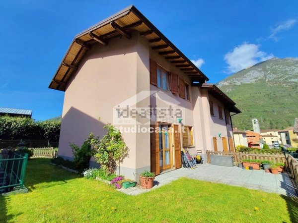 casa indipendente in vendita a Piario