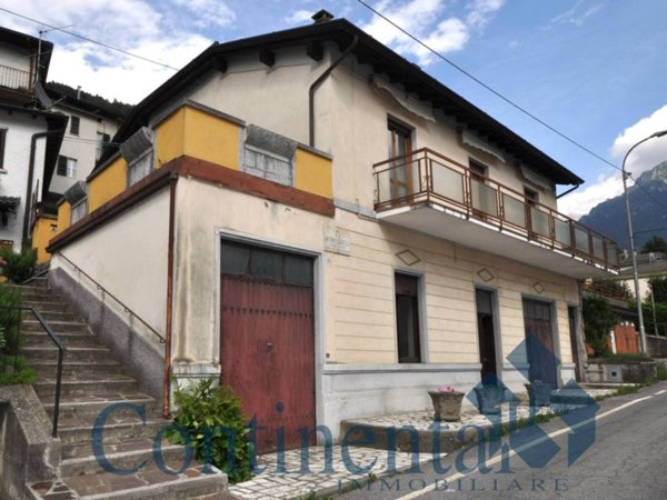 casa indipendente in vendita a Piazza Brembana