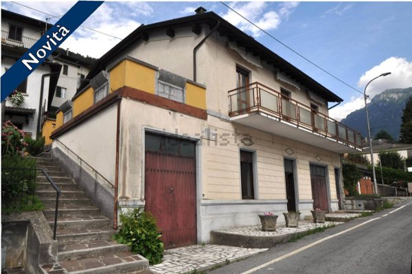 casa indipendente in vendita a Piazza Brembana