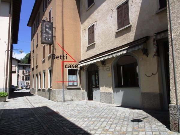 negozio in vendita a Piazza Brembana