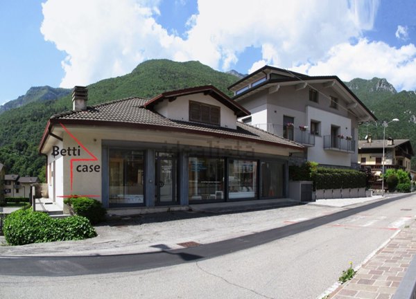 casa indipendente in vendita a Piazza Brembana