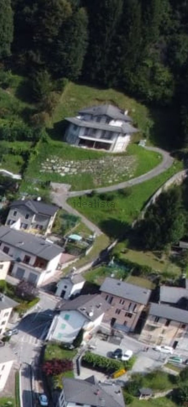 casa indipendente in vendita a Piazza Brembana